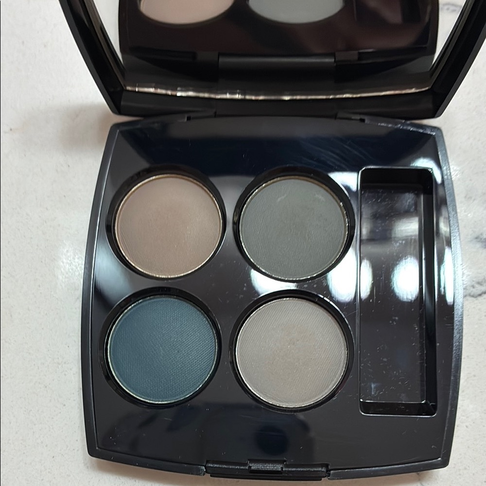 CHANEL Gray and Cream Eyeshadow Palette Sophisticated Neutrals